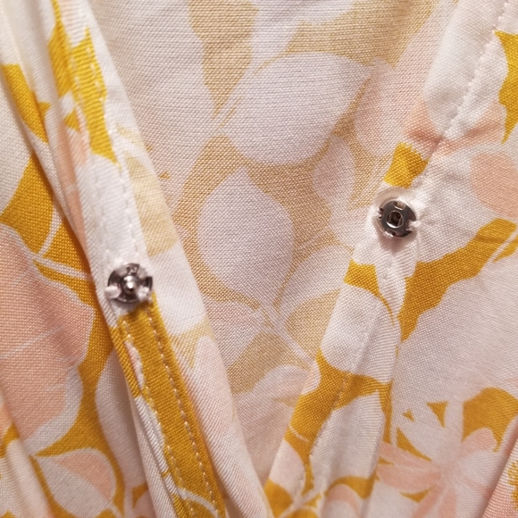 Ava & Viv Yellow Floral Sharkbite Hem Midi Dress - Picture 3 of 7